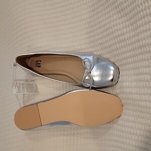 NWT Gap Metallic Silver Ballet Flats